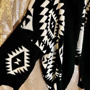 TRIBAL SWEATER CARDIGAN